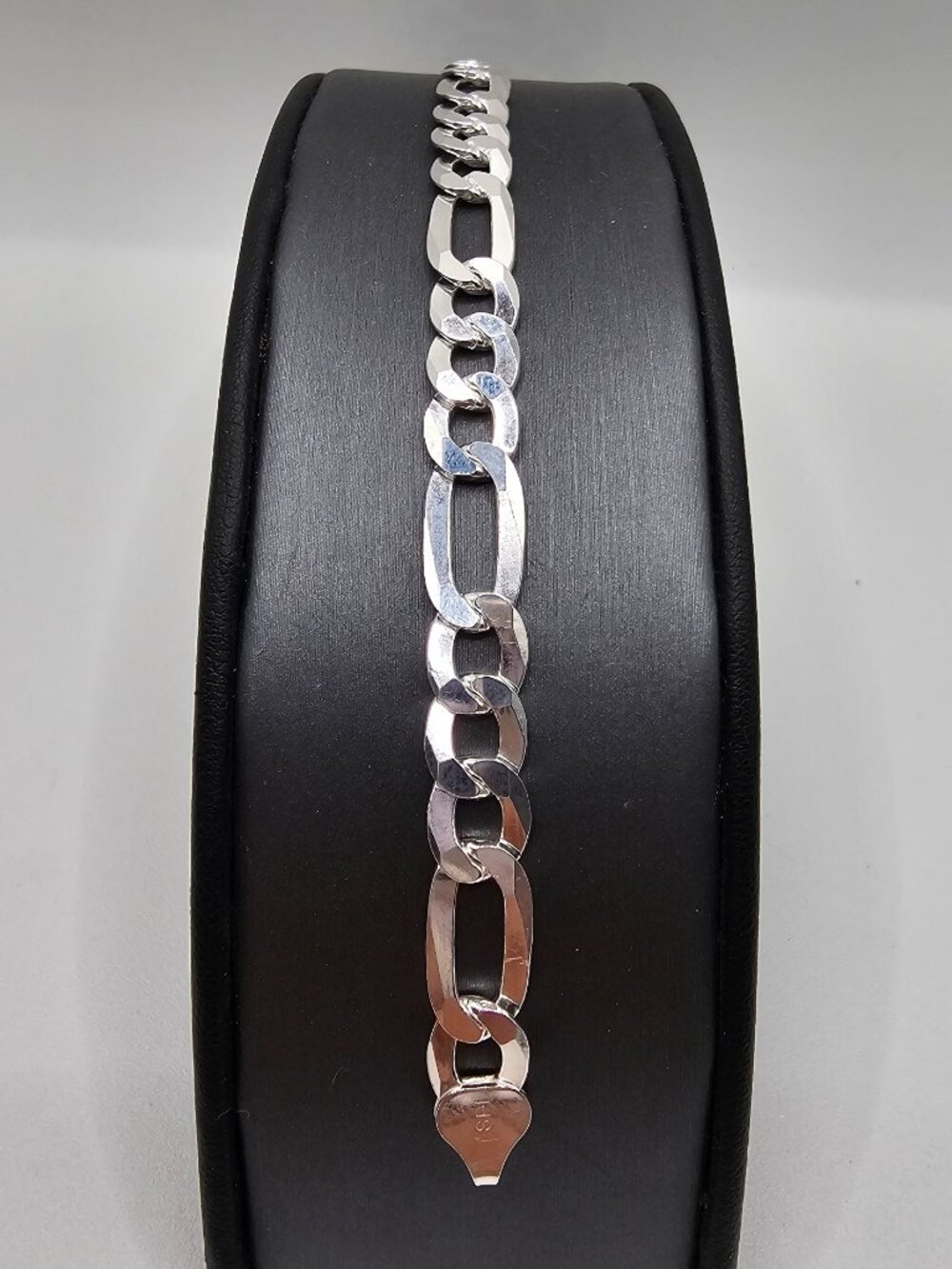 Sterling Silver 925 High Polished Figaro Bracelet 7.8mm 8 inches - Picture 5 of 8